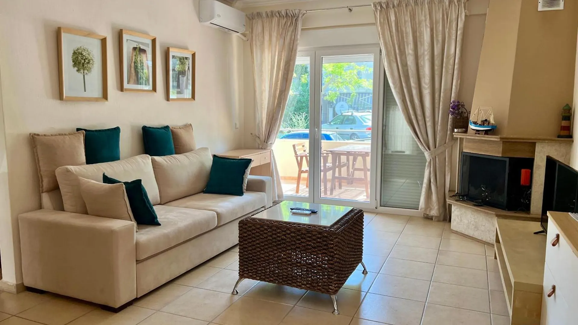 Theia Apartment In Pefkochori