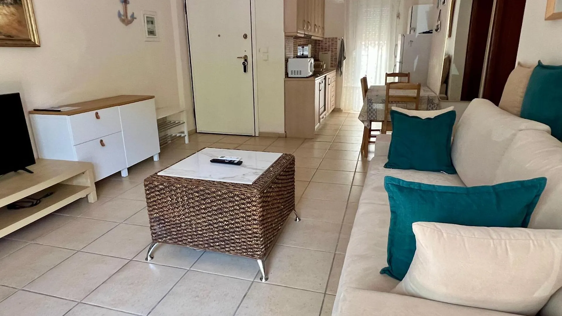 Theia Apartment In Пефкохори